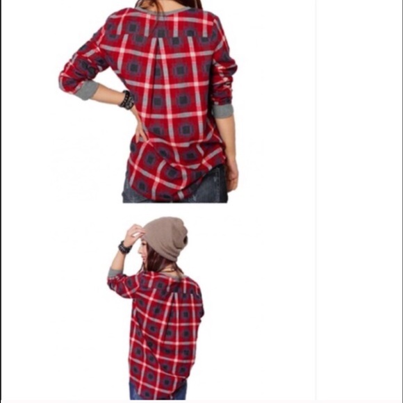 Red and Gray Flannel Back Long Sleeve Top. - Picture 6 of 7